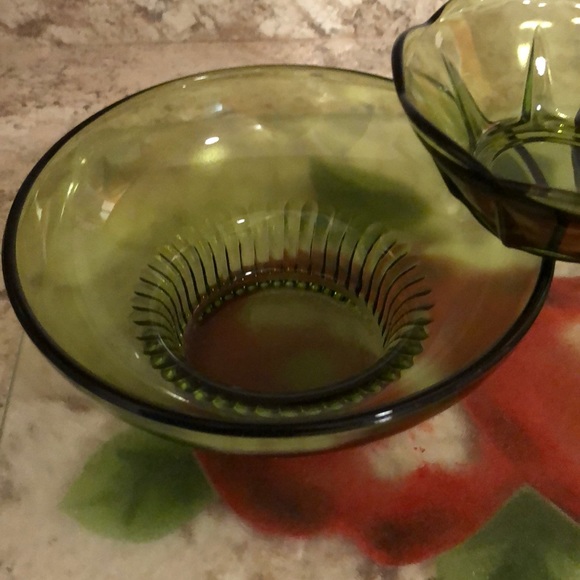 2 GREEN GLASS SMOOTH  SIDES W/RIBBED FOOT & 1 SMALL SUNBURST BOWL -SCALLOP TOP - Picture 2 of 12